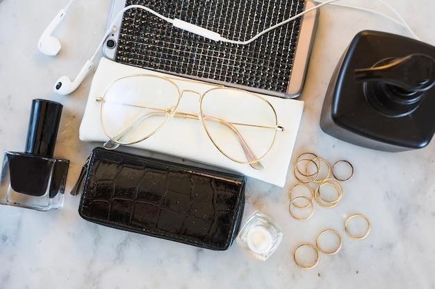 Acessórios femininos minimalistas baratos