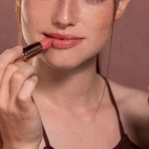 Gloss labial hidratante com brilho