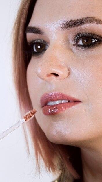 Gloss labial hidratante com brilho